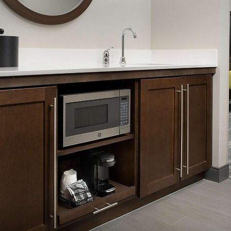 Hampton Inn & Suites Charlotte Airport Lake Pointe Екстер'єр фото