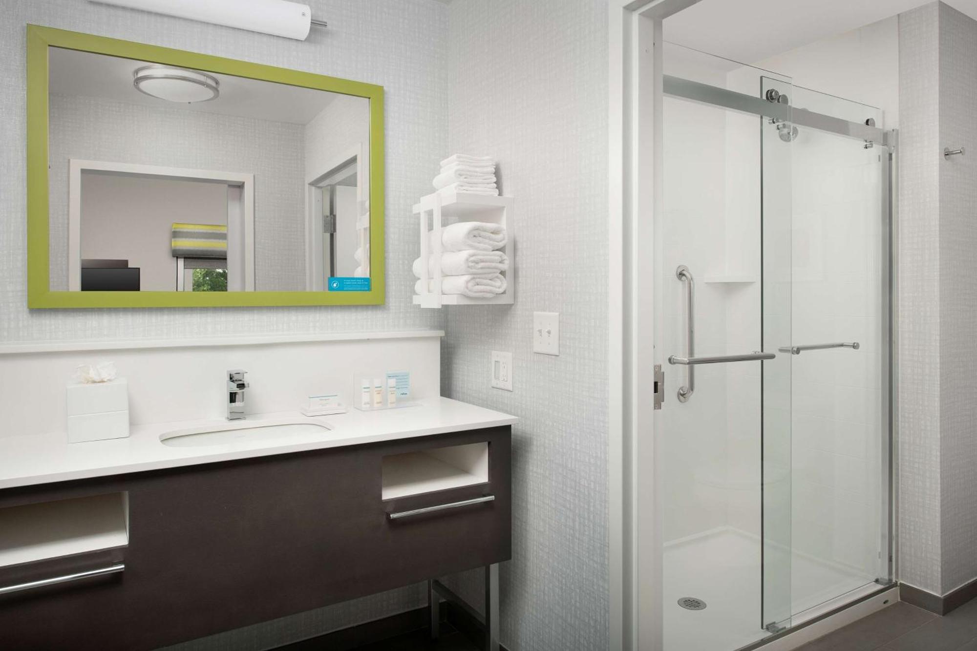 Hampton Inn & Suites Charlotte Airport Lake Pointe Екстер'єр фото