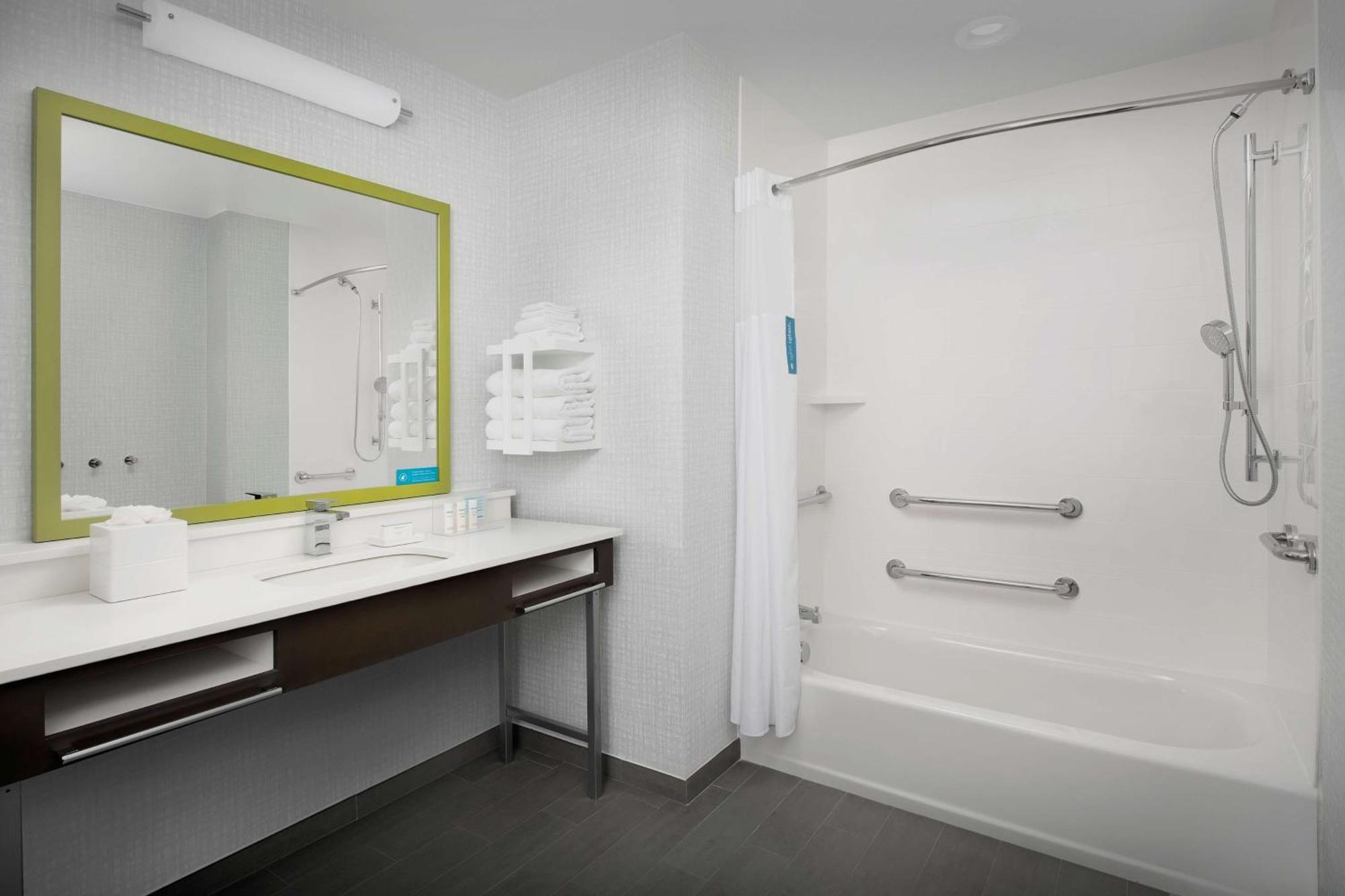 Hampton Inn & Suites Charlotte Airport Lake Pointe Екстер'єр фото