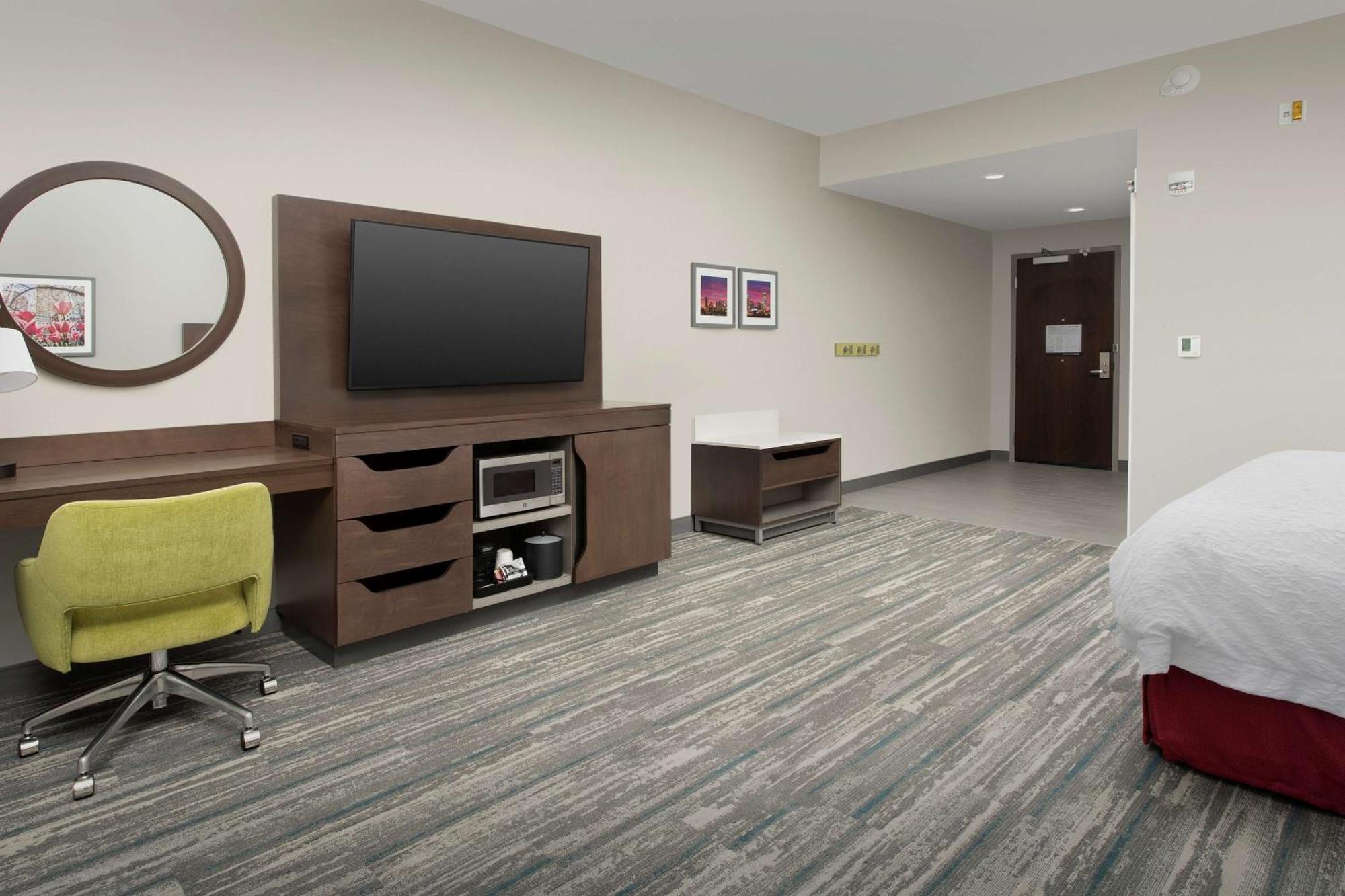 Hampton Inn & Suites Charlotte Airport Lake Pointe Екстер'єр фото