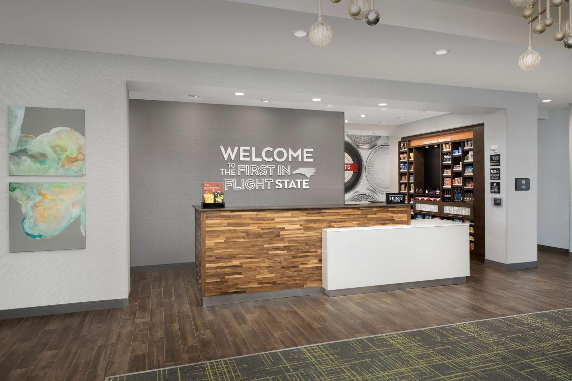 Hampton Inn & Suites Charlotte Airport Lake Pointe Екстер'єр фото