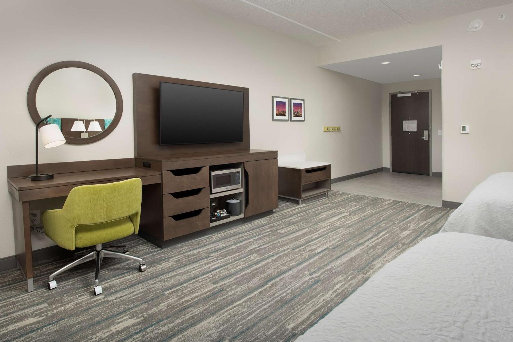 Hampton Inn & Suites Charlotte Airport Lake Pointe Екстер'єр фото