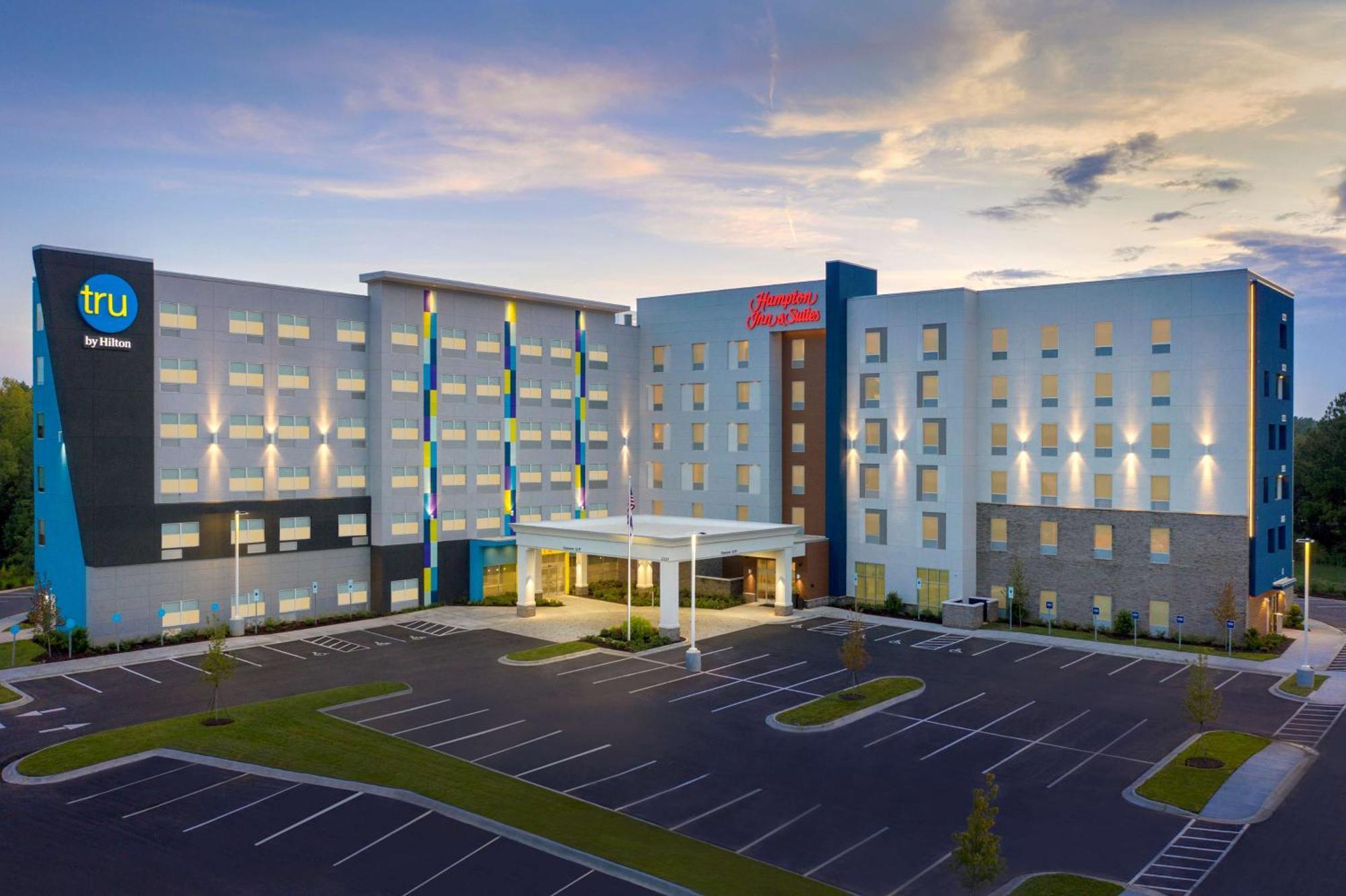 Hampton Inn & Suites Charlotte Airport Lake Pointe Екстер'єр фото